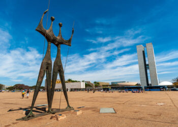 Brasília: A Visão Visionária de Niemeyer e Costa na Construção da Capital Brasileira