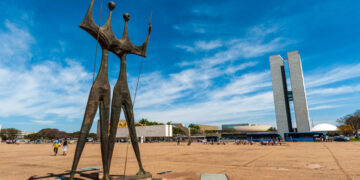 Brasília: A Visão Visionária de Niemeyer e Costa na Construção da Capital Brasileira