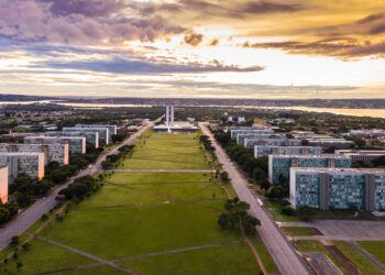 Descubra o Passeio Mais Famoso de Brasília: Conheça os Encantos da Esplanada dos Ministérios