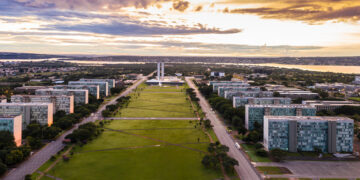 Descubra o Passeio Mais Famoso de Brasília: Conheça os Encantos da Esplanada dos Ministérios